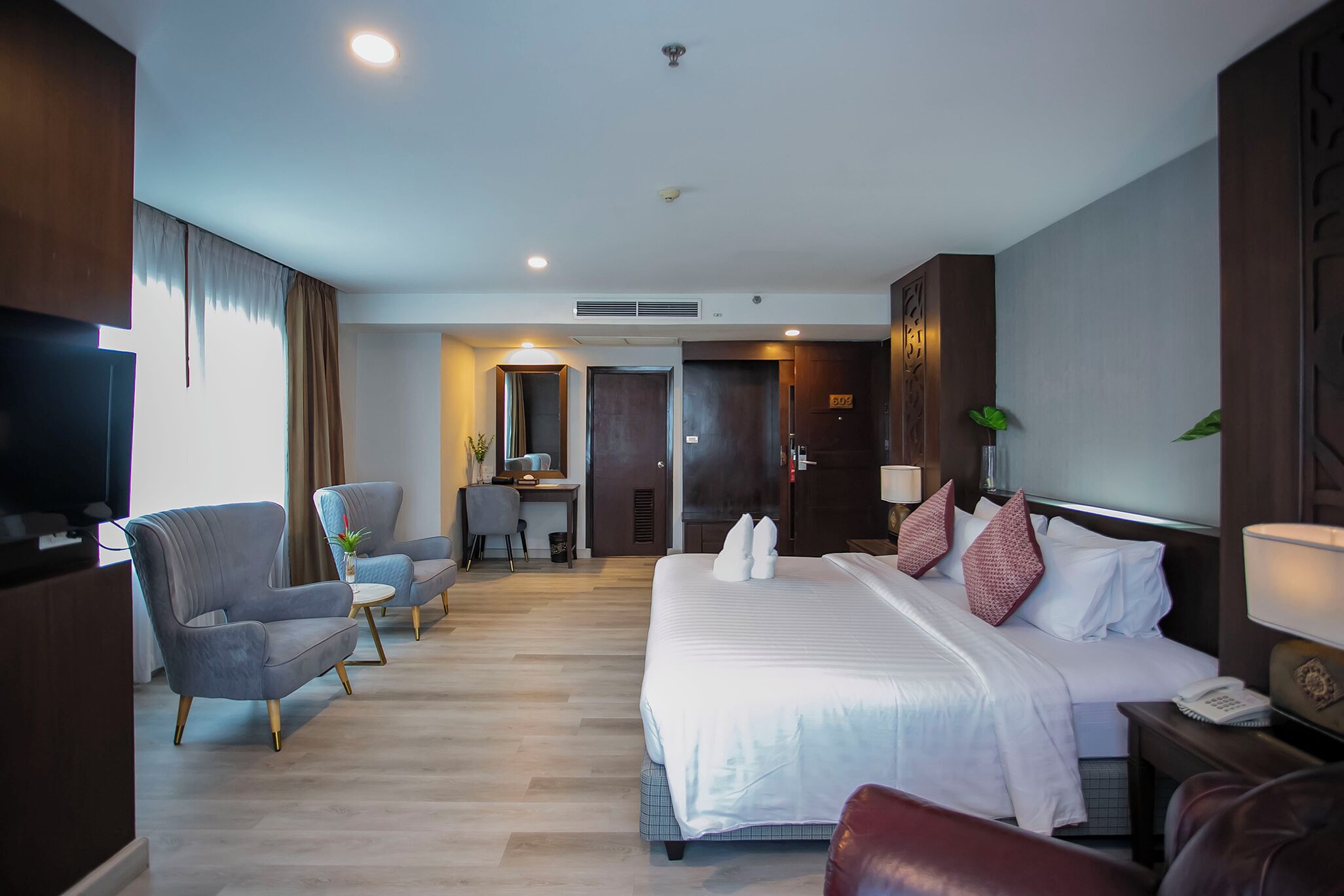 empress corner | minibar, in-room safe, free wifi