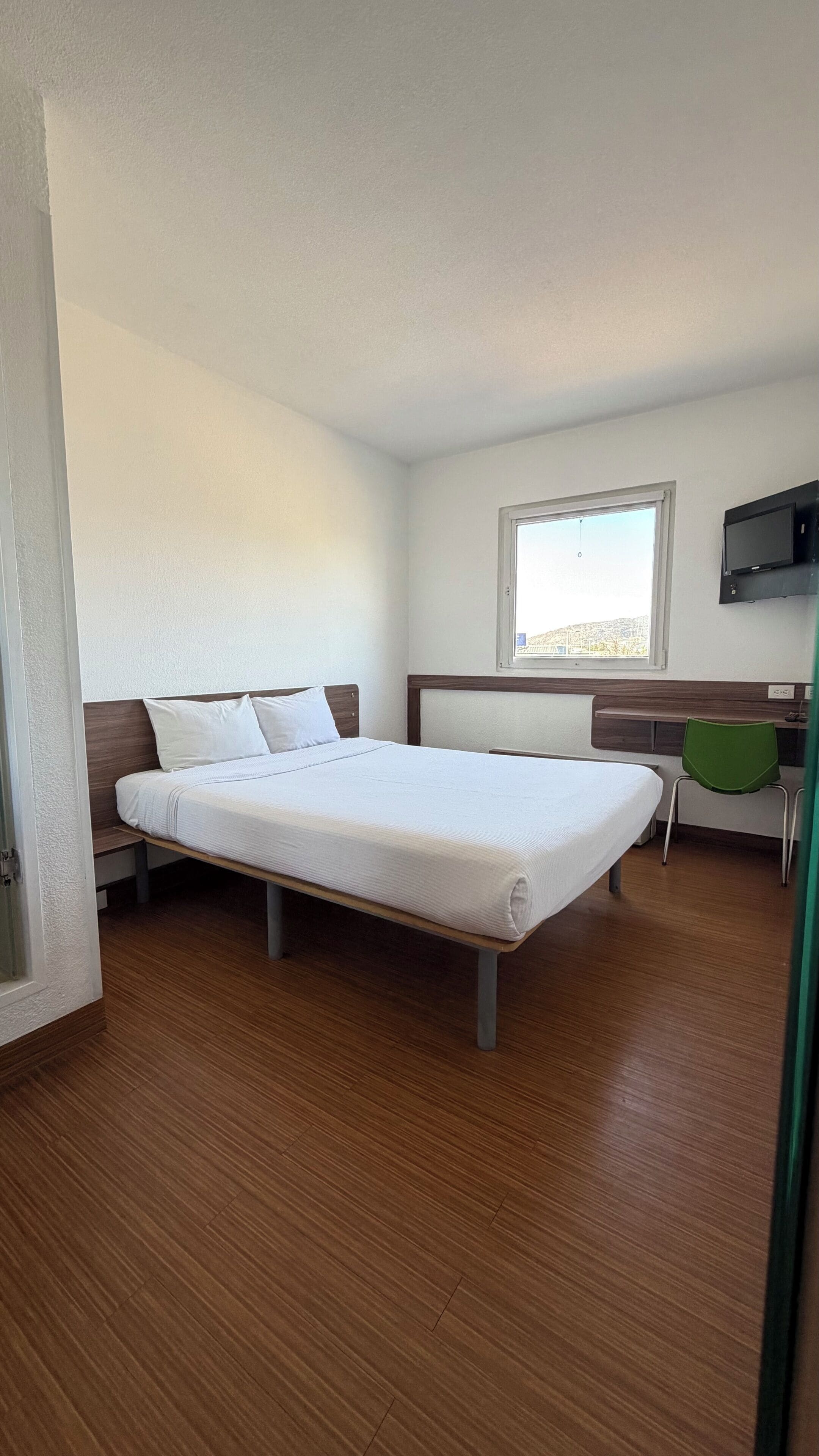 Standard Room | Desk, soundproofing, free WiFi, bed sheets