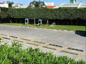 Ubetjent parkering (inkludert)
