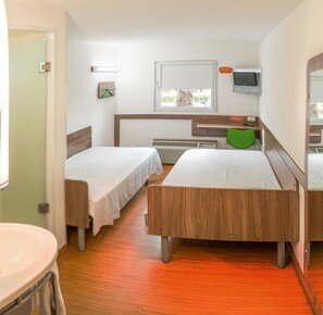 Desk, soundproofing, free WiFi