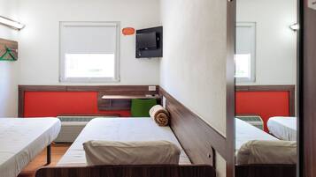 Habitación estándar, 2 camas individuales | Escritorio, insonorización y wifi gratis