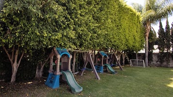 Children’s play area – outdoor