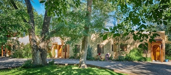 Burch Street Casitas Hotel Taos