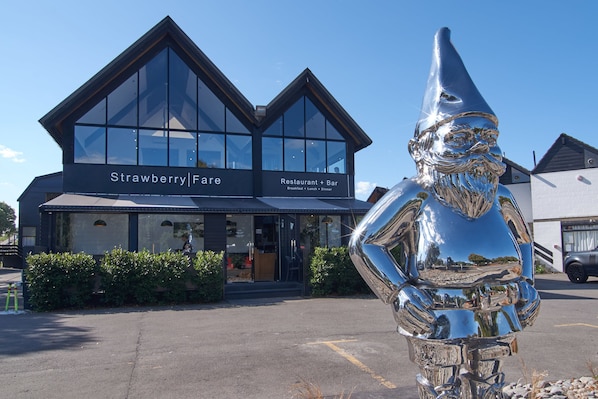 Exterior - Hotel Carlton Mill (Christchurch)