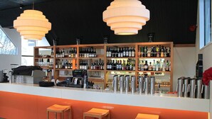 Bar (di hartanah)