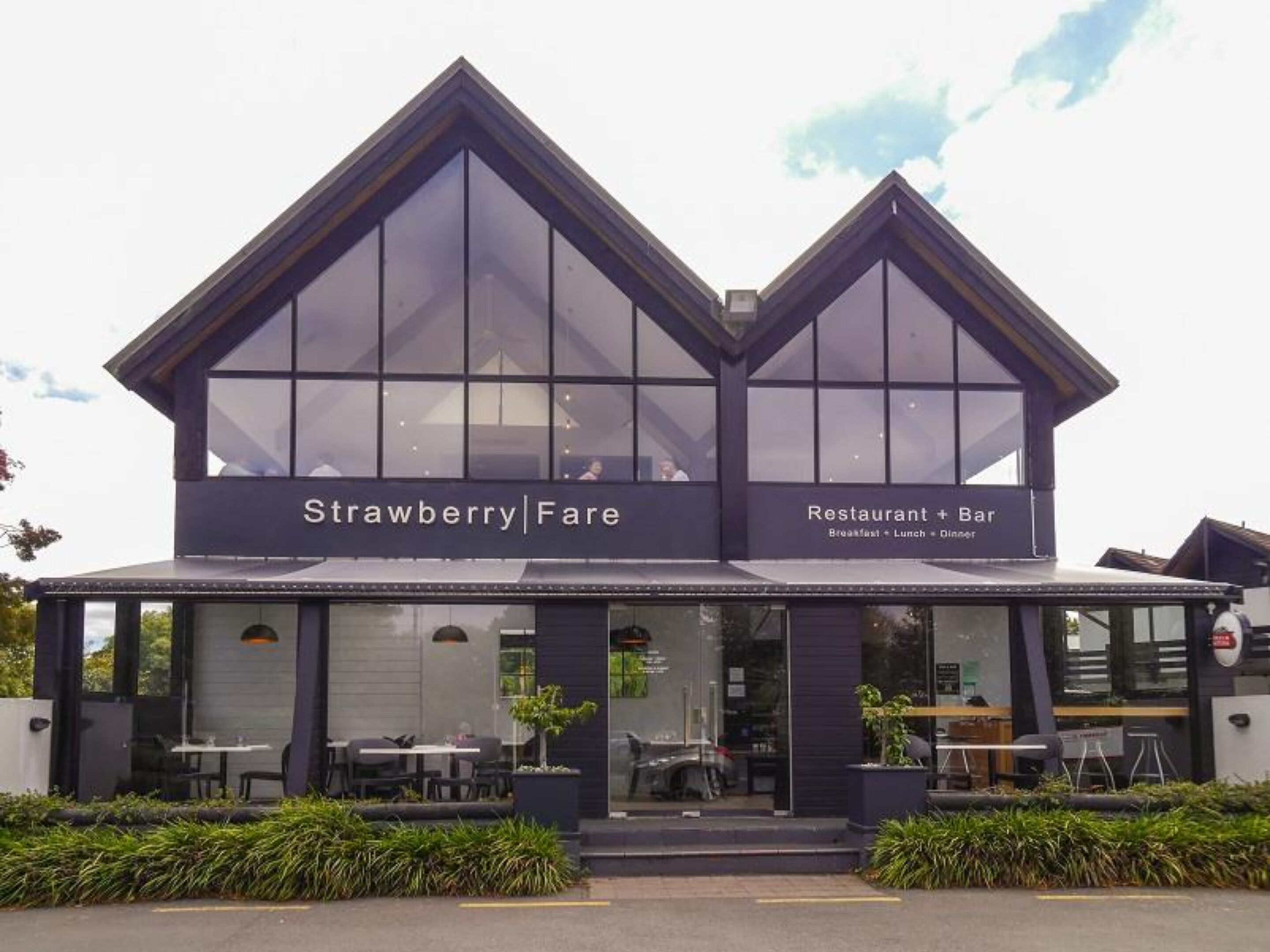 breakfast, lunch, dinner served; regional cuisine