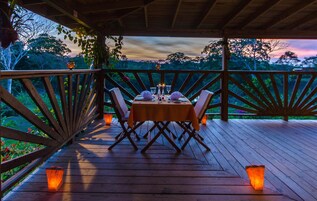 Se sirven desayunos y cenas, con vista al jardín 