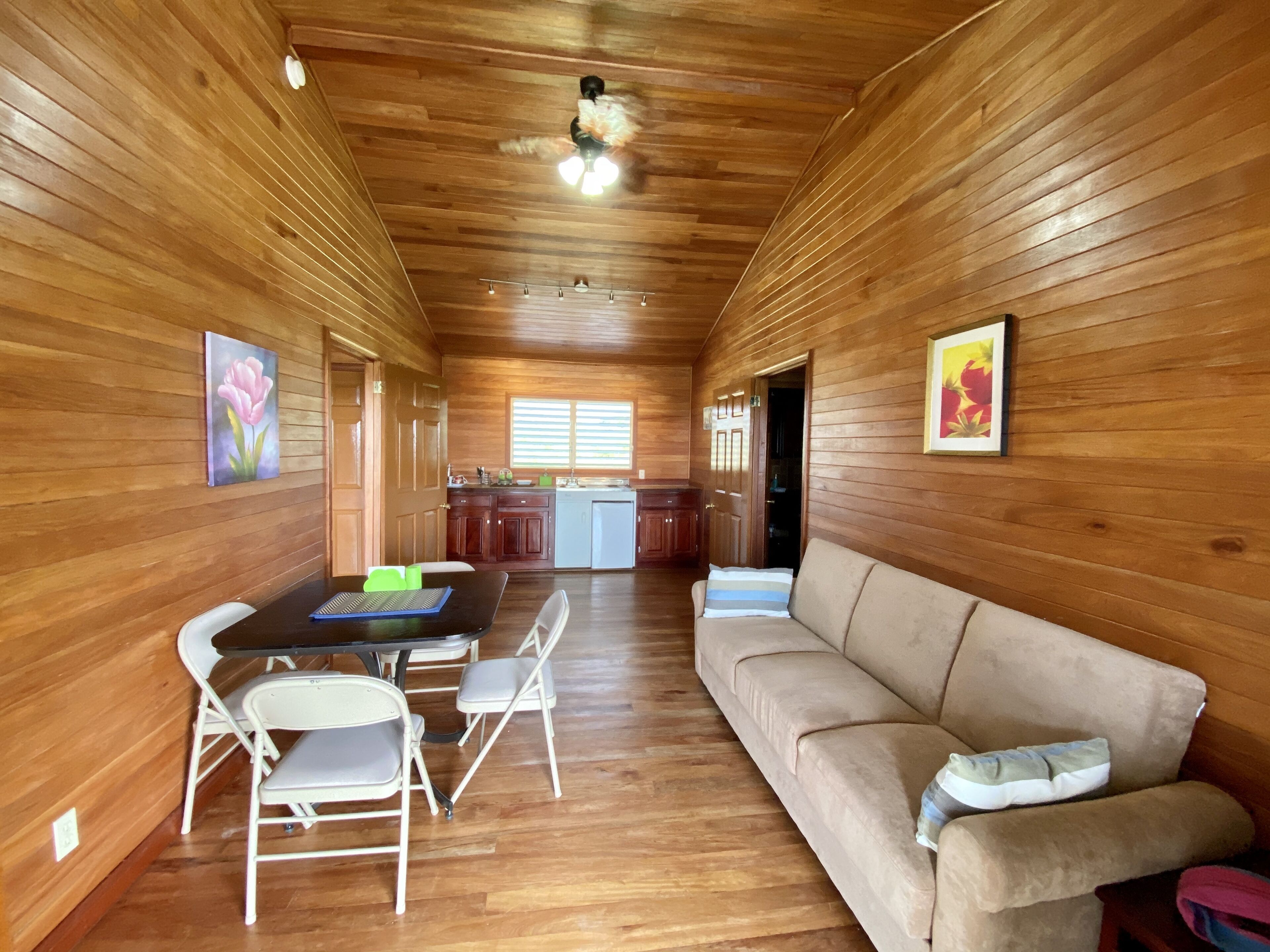 standard cabin, 2 bedrooms | living area
