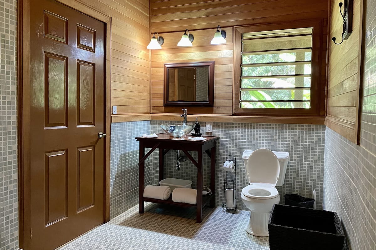 deluxe room, 1 double bed | 1 bedroom, premium bedding, blackout curtains, bed sheets