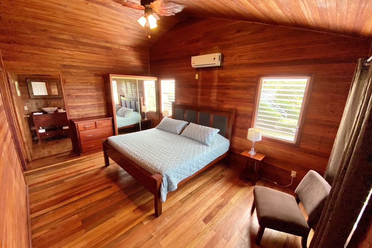 Standard Room, 1 King Bed | Premium bedding, blackout curtains, bed sheets