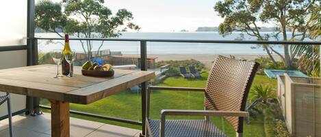 Appartement, vue mer, en front de plage | 1 chambre, fer et planche à repasser, lits bébé (en supplément)