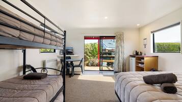 Standard Cabin - No Ensuite - Sleeps 5 | Free WiFi, bed sheets, wheelchair access