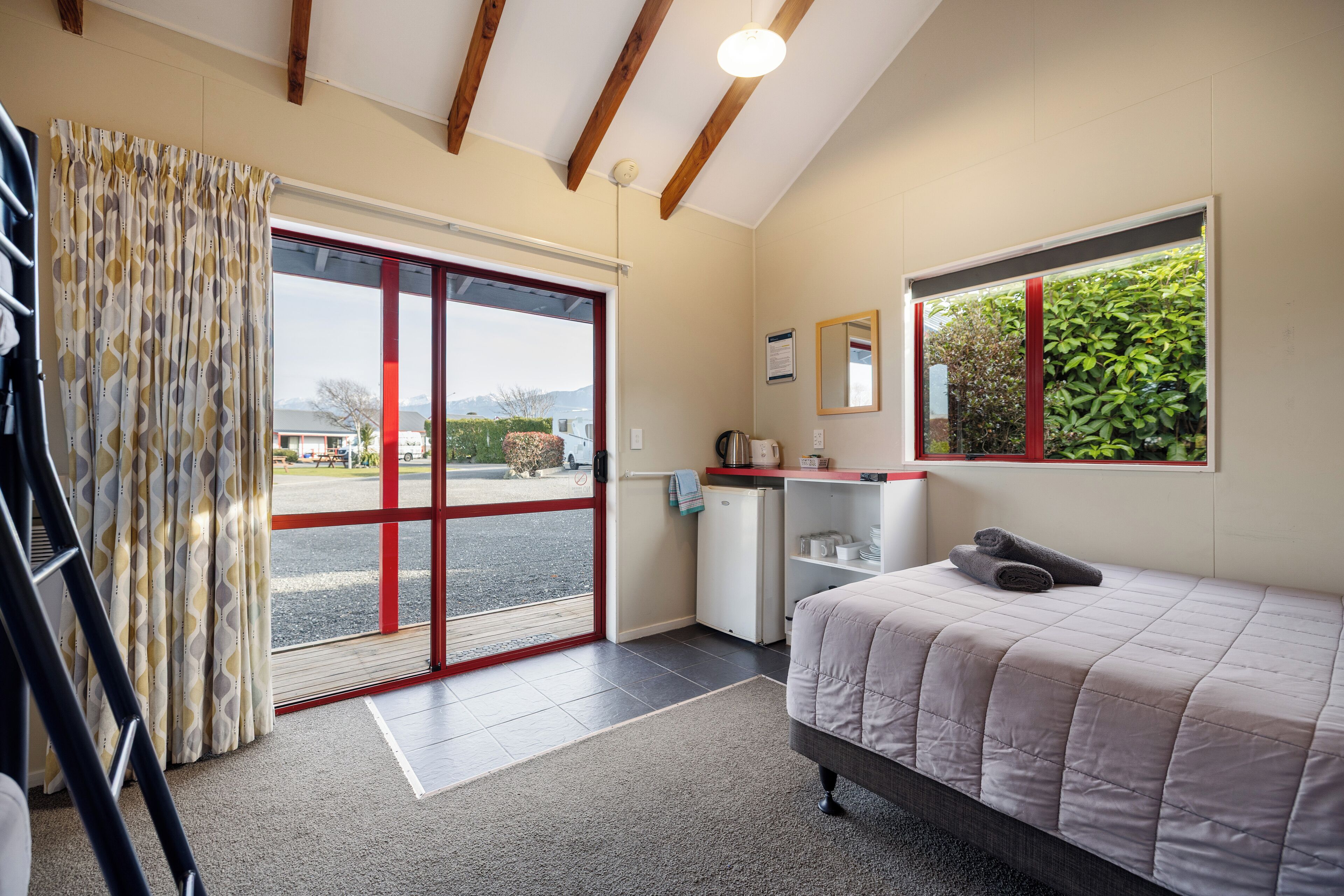 Standard Cabin - No Ensuite - Sleeps 4 | Free WiFi, bed sheets, wheelchair access