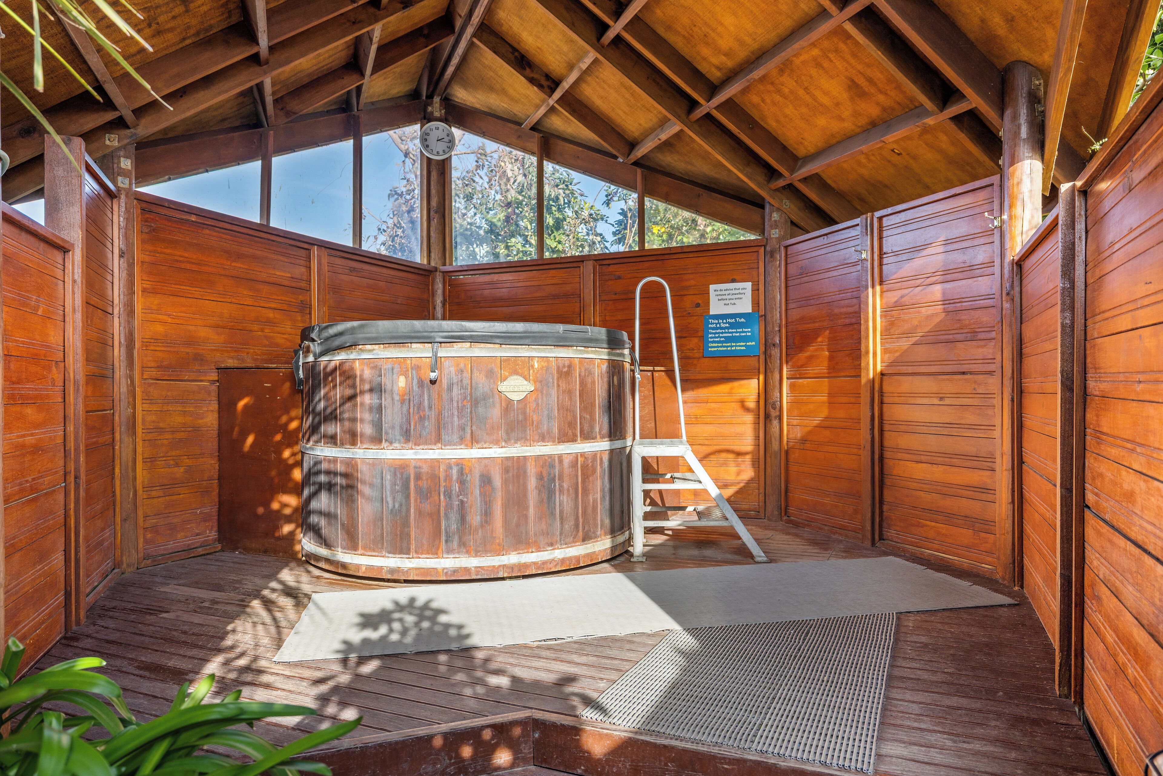 Indoor spa tub