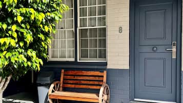 Standard Suite, 1 Bedroom, Non Smoking (Queen) | Front of property