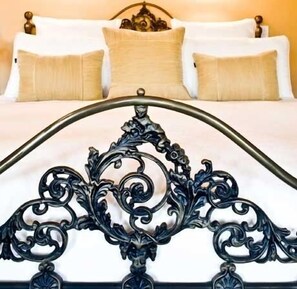 Deluxe Suite (Versailles Super King) | Egyptian cotton sheets, premium bedding, pillow-top beds