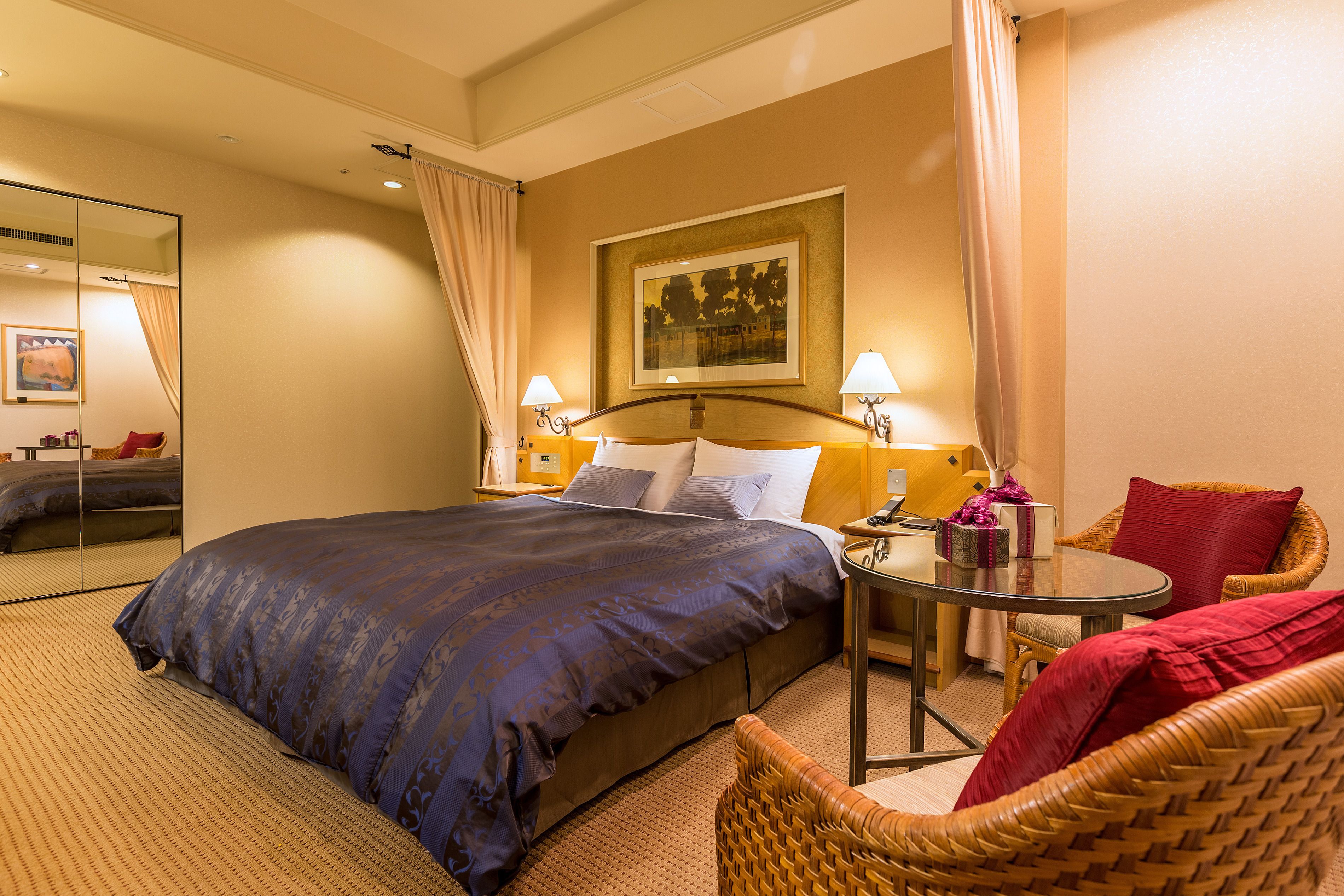 1 bedroom, in-room safe, desk, blackout curtains