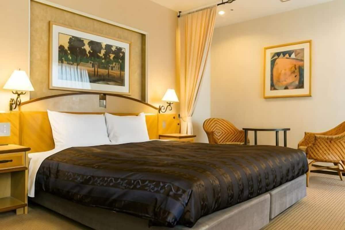 In-room safe, desk, blackout drapes, iron/ironing board