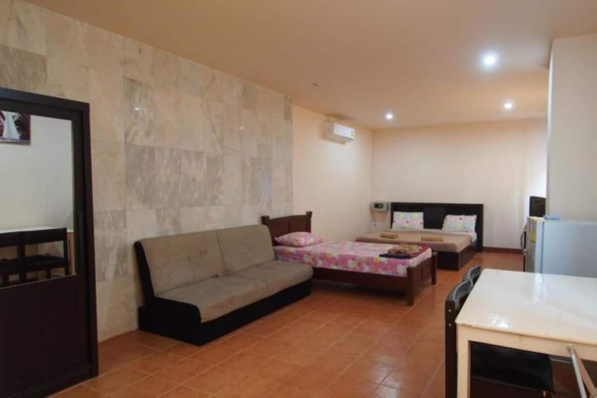 Suite familiar | 1 habitación, escritorio, wifi gratis y ropa de cama