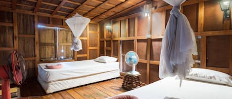 Family Bungalow on the Rocks | Blackout curtains, cots/infant beds, rollaway beds