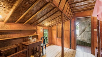 Bungalow on the River | Ventilator