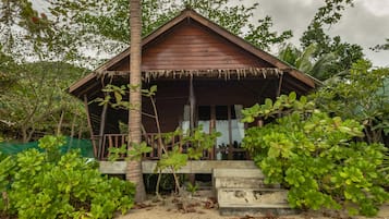 Bungalow on the Beach | Rideaux occultants, lits bébé (en supplément)