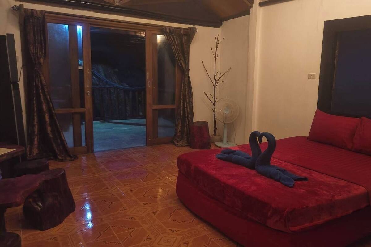 Classic Double Room, Beach View, Beachside | Blackout drapes, bed sheets