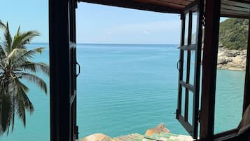 Studio Suite Deluks, 1 kamar tidur, pemandangan laut, di atas air | Teras/patio