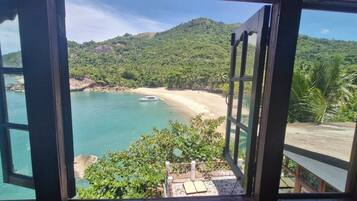 Suite estudio Deluxe, 1 habitación, vista al mar, sobre el agua | Cortinas blackout y ropa de cama