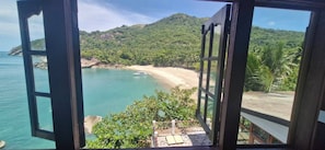 Restaurant Loft with Seaview 6 person Family Suite | Blackout drapes, bed sheets - Mai Pen Rai Bungalows (Ko Pha-ngan)