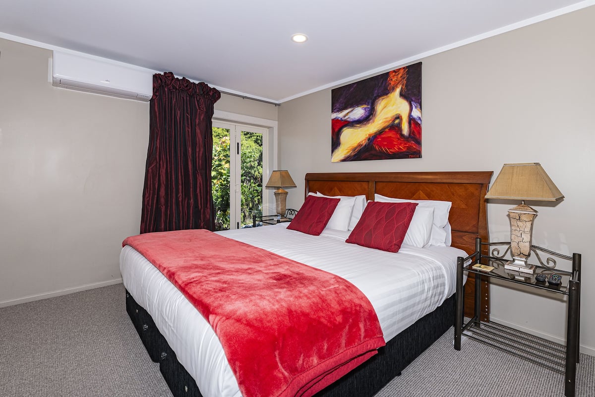Moulin Rouge Suite