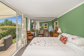 Kupe Suite | 1 bedroom, Egyptian cotton sheets, premium bedding, down comforters