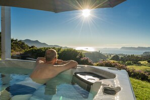 Exterior - Bayview Valley Lodge (Whitianga)