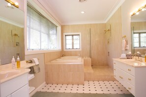 Suite, 1 King Bed (Havelock) | Deep-soaking bathtub - Havelock House (Havelock North)