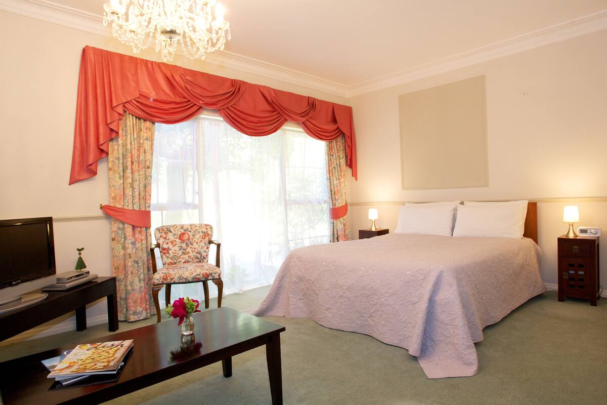Luxury Room, Garden View (Napier) | View from room
