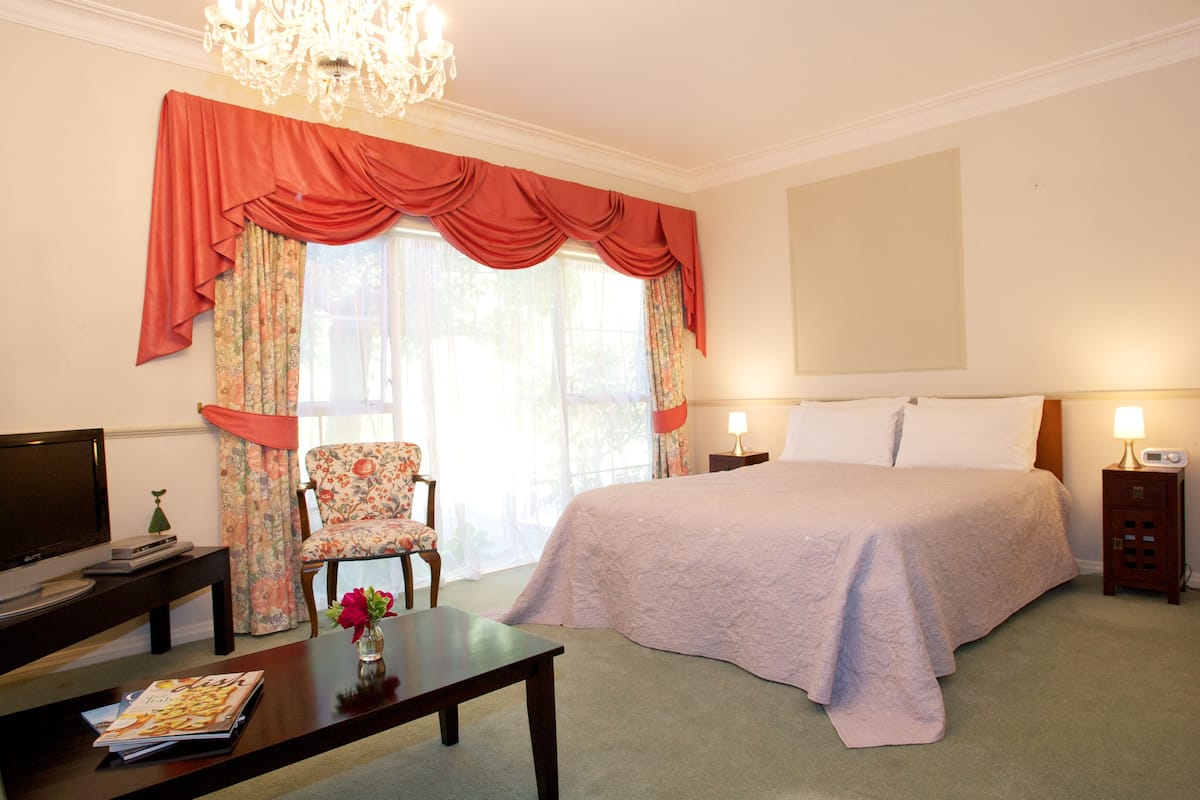 Luxury Room, Garden View (Napier) | View from room