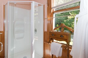 Bathroom amenities - The Point Bed & Breakfast (Kaikoura)