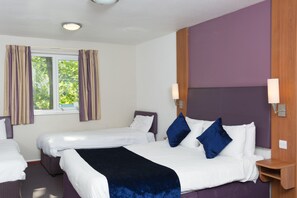 Standard Room, 1 Double Bed with Sofa bed | 1 bedroom, desk, iron/ironing board, free rollaway beds - Comfort Inn Manchester North (Manchester)