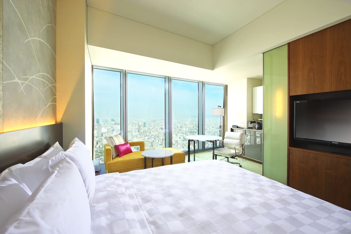 Down comforters, minibar, in-room safe, desk