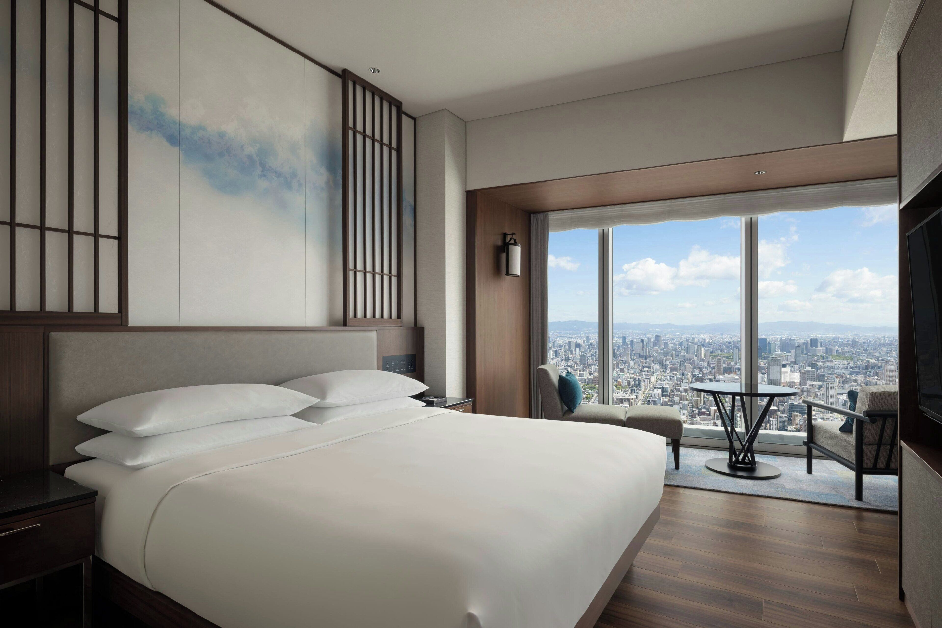 Superior Room, 1 King Bed, Club lounge access