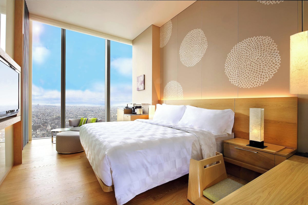 Comfort-Zimmer, 1 King-Bett, Stadtblick (Club Lounge Access) | 1 Schlafzimmer, Daunenbettdecken, Minibar, Zimmersafe