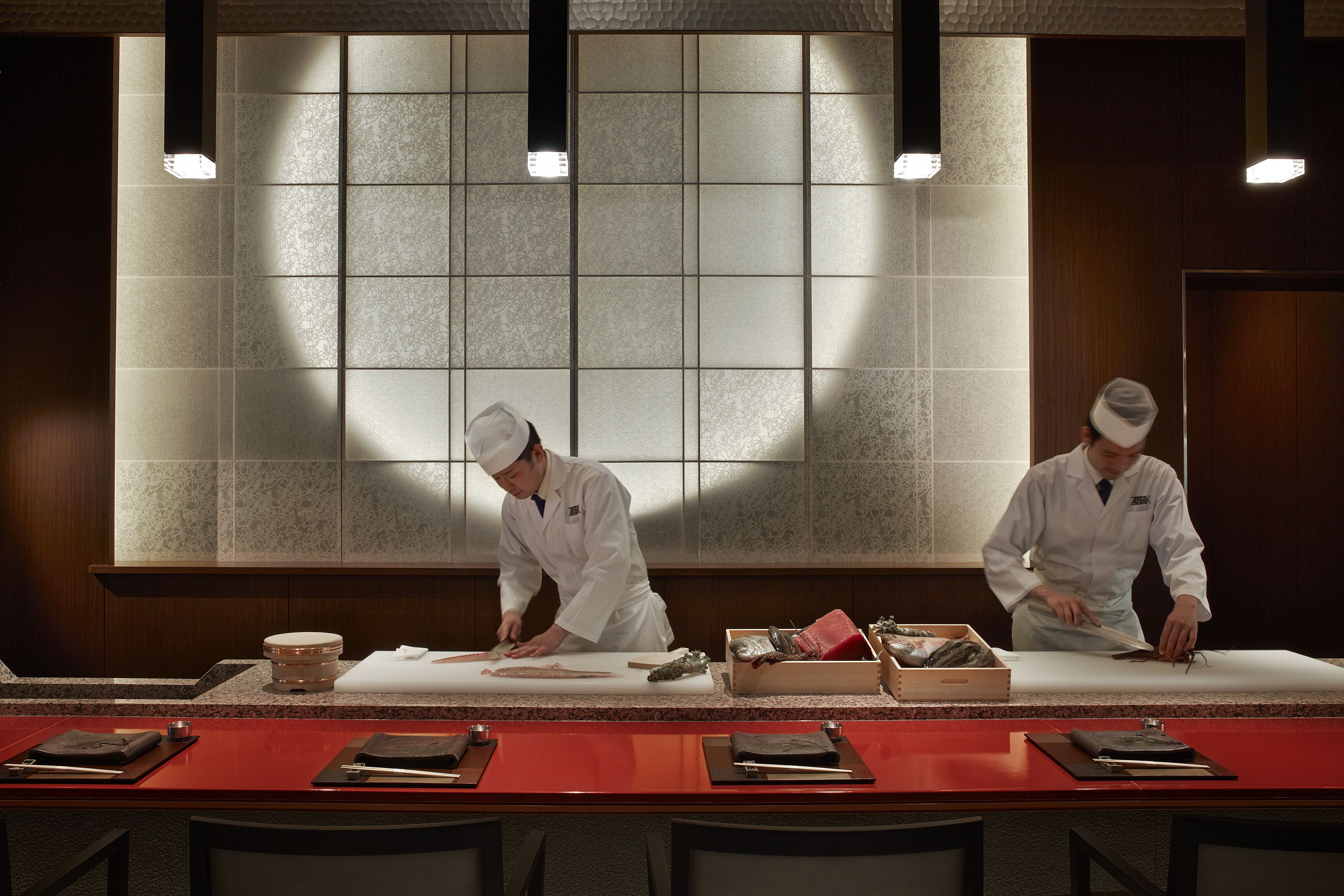 2 restaurants, breakfast, lunch, dinner served; international cuisine