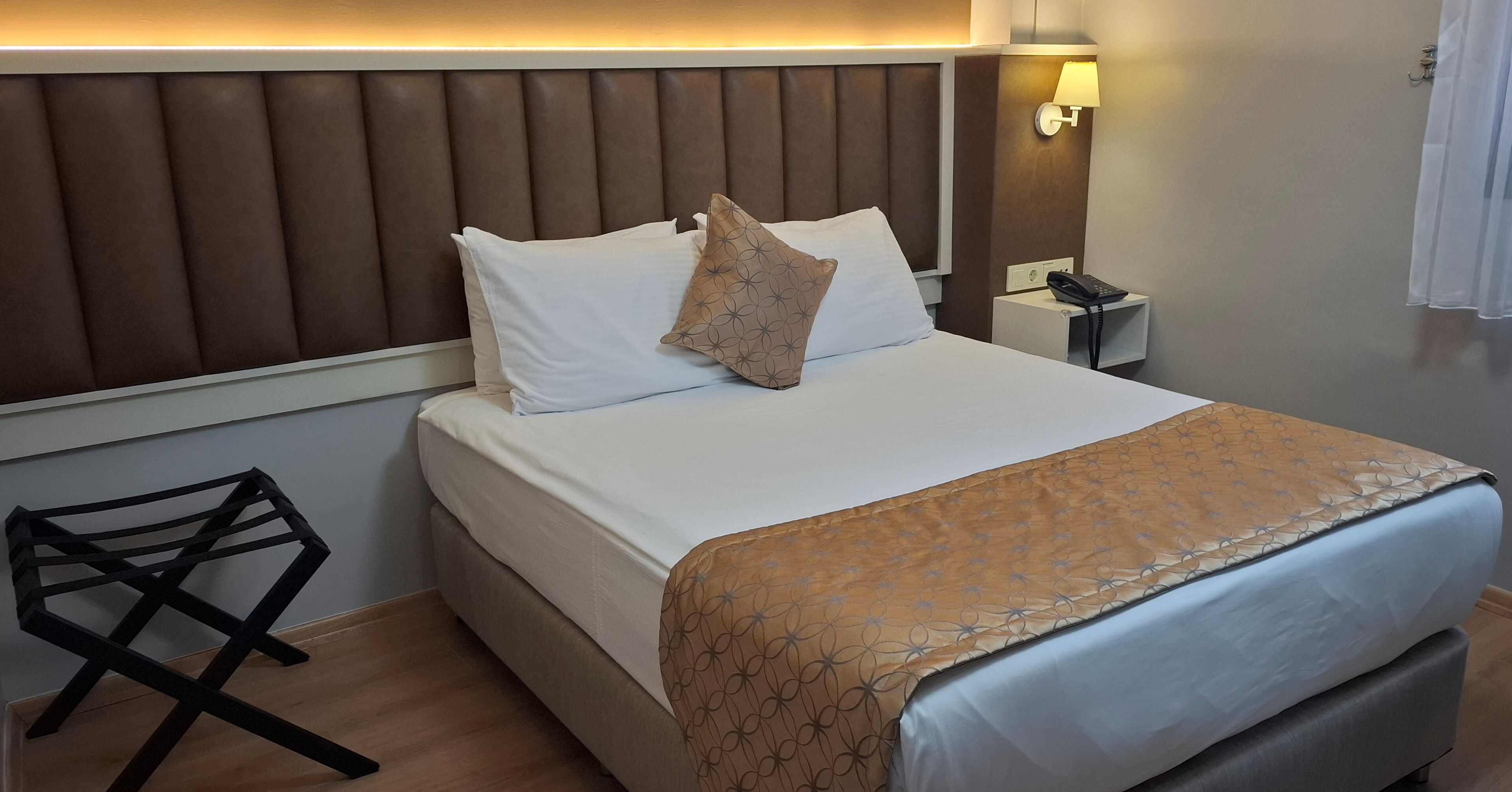 Sengetøy av topp kvalitet, minibar, safe på rommet og wi-fi (inkludert)