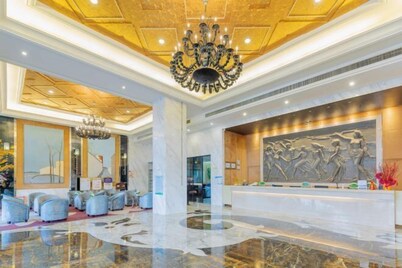 Vienna International Hotel (Shantou Chenghai Waisha Bridge)