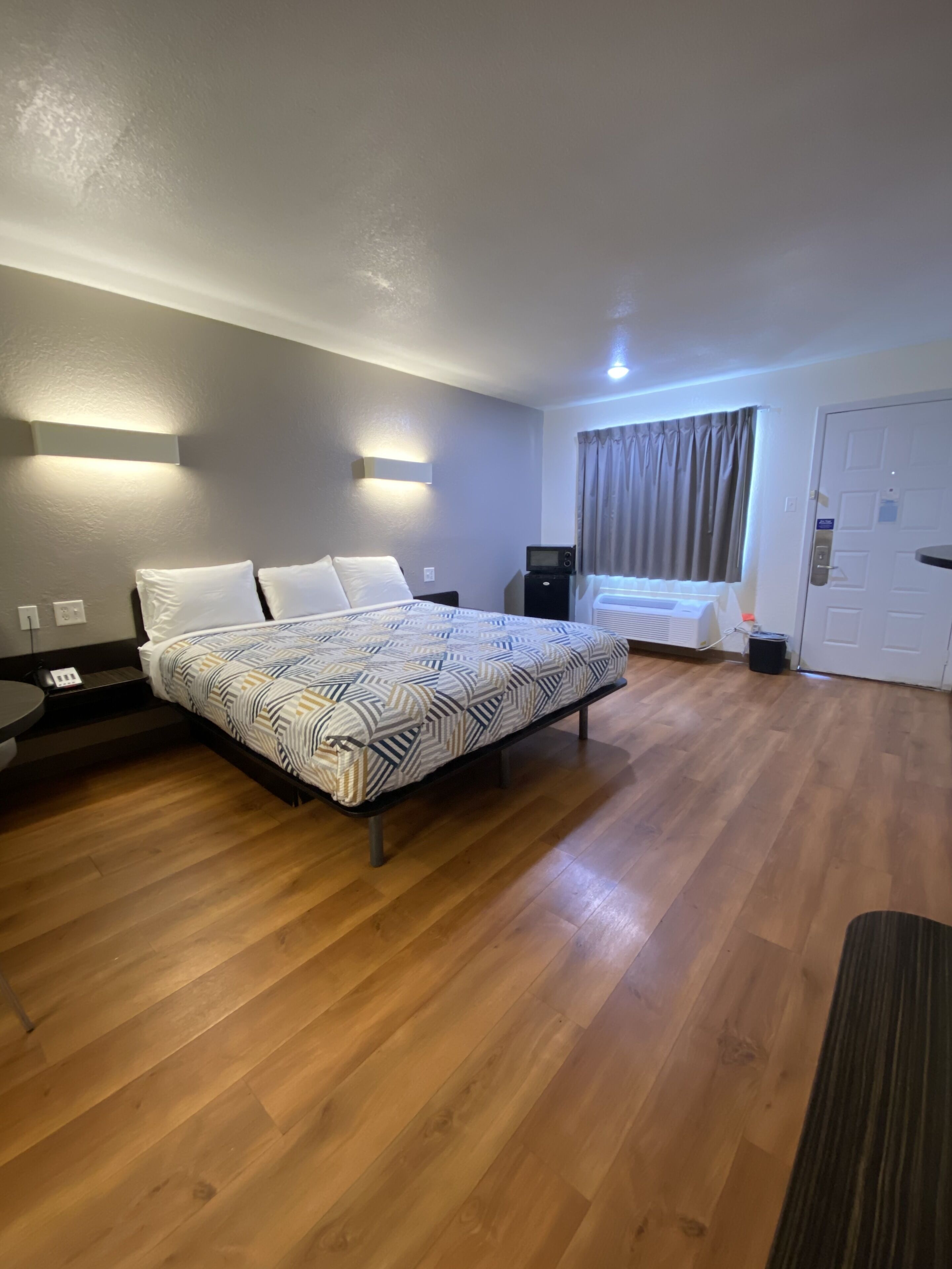 Free WiFi, bed sheets