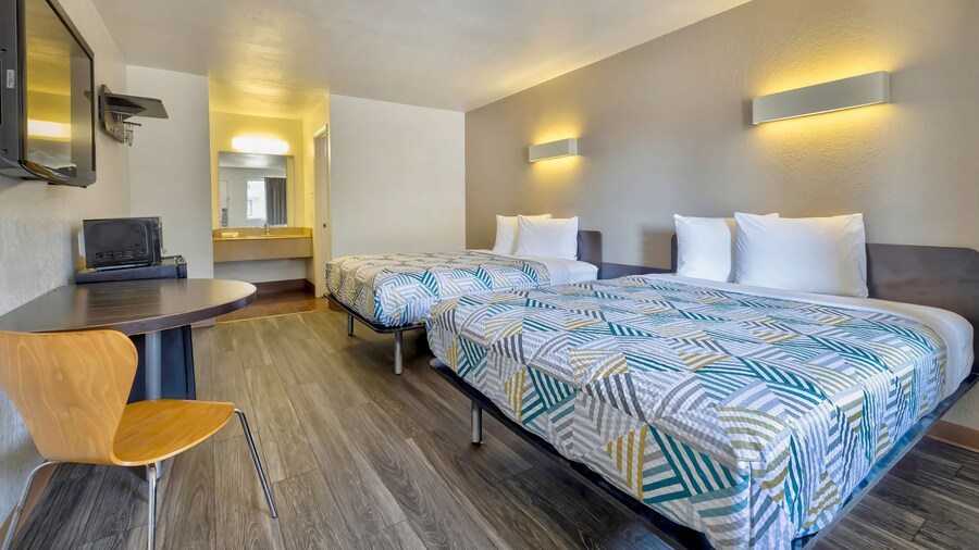 Motel 6 Bryan, TX - College Station