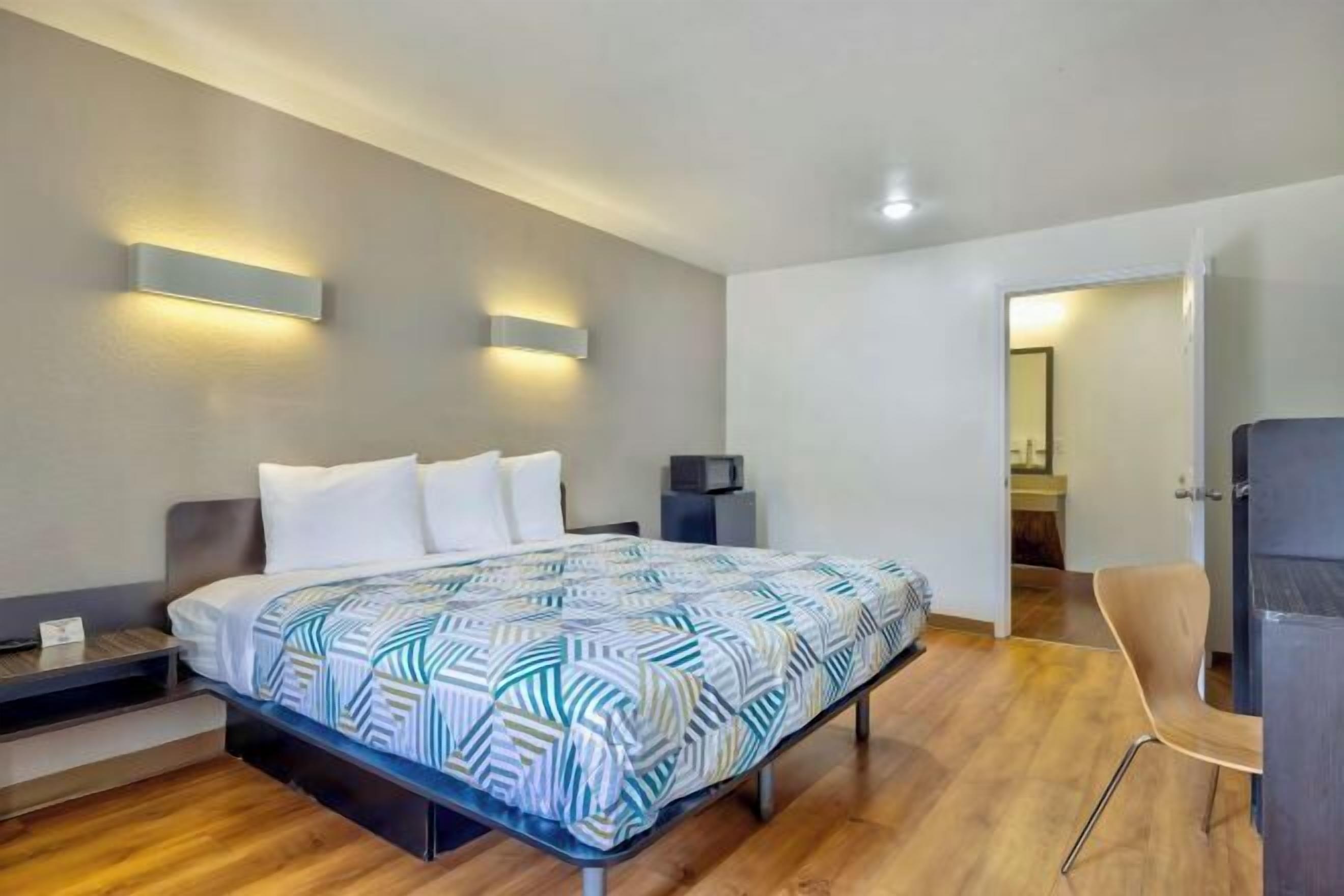 Free WiFi, bed sheets