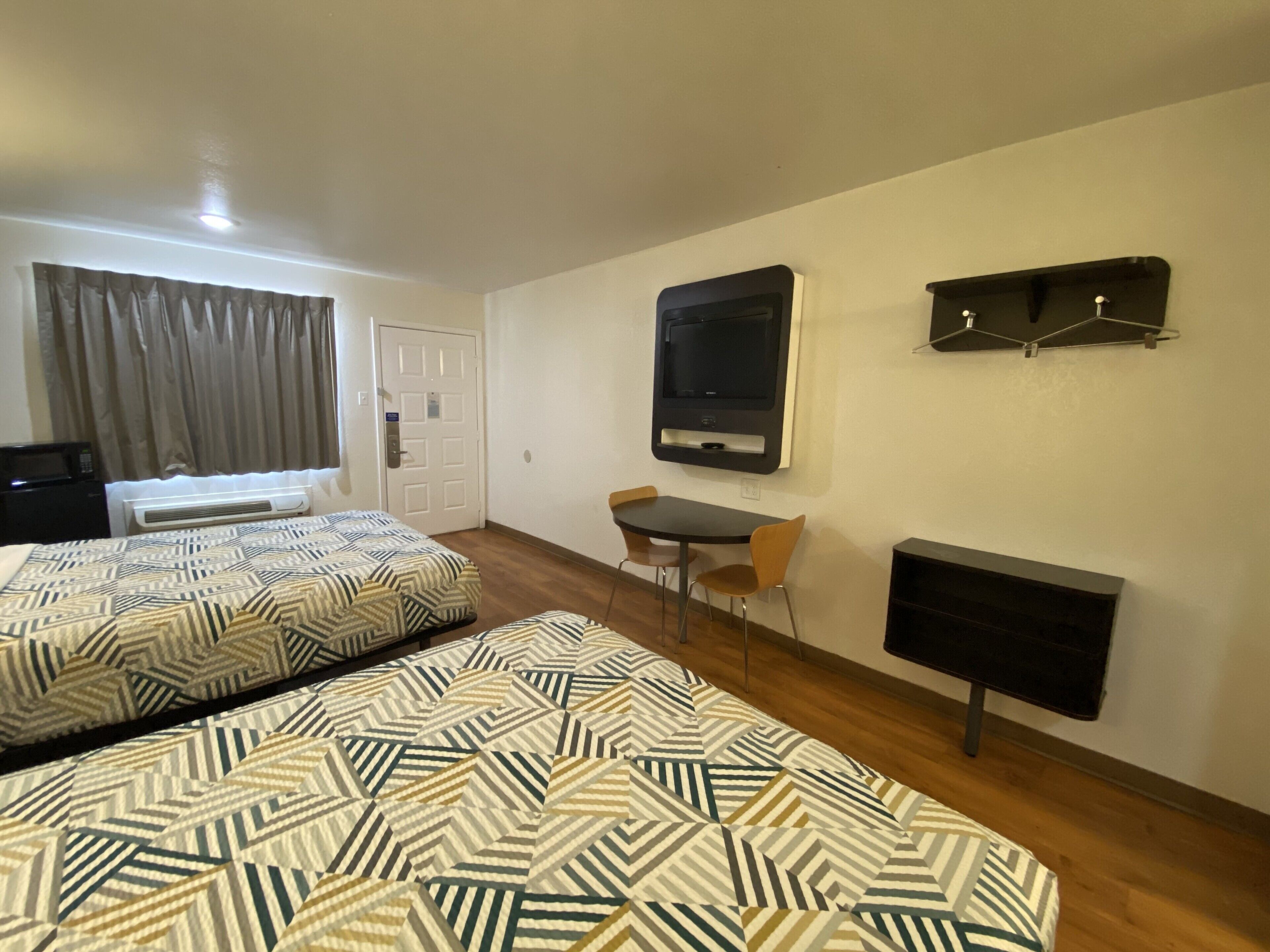 Free WiFi, bed sheets