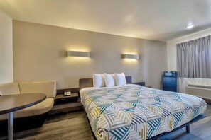 Free WiFi, bed sheets - Motel 6 Bryan, TX - College Station (Bryan)