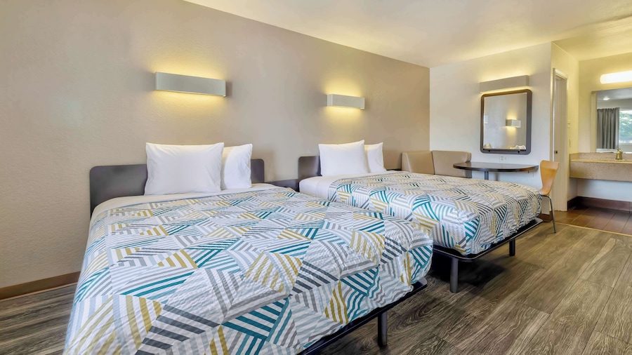 Motel 6 Bryan, TX - College Station